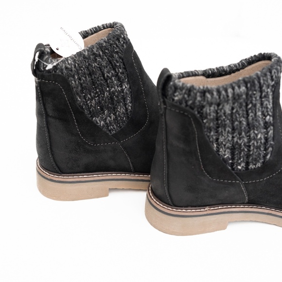 Comfortiva - Ottawa Suede Ankle Booties – Black - Picture 10 of 10